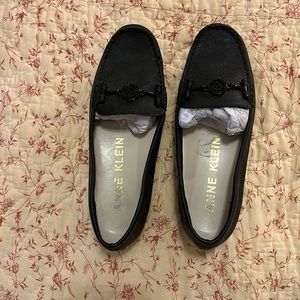 Anne Klein black shoes 7 M.  Very good condition.